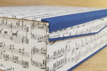 Gift for music lovers: music vox with hinged cover for music books